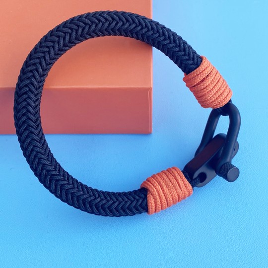 Shackle Bracelet Black & Orange
